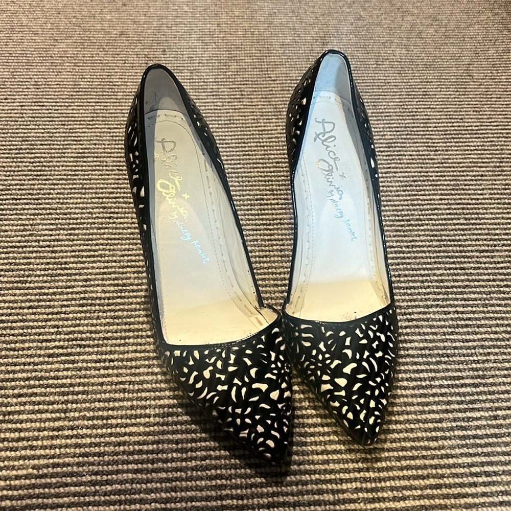 Alice + Olivia black and white pump, size 38